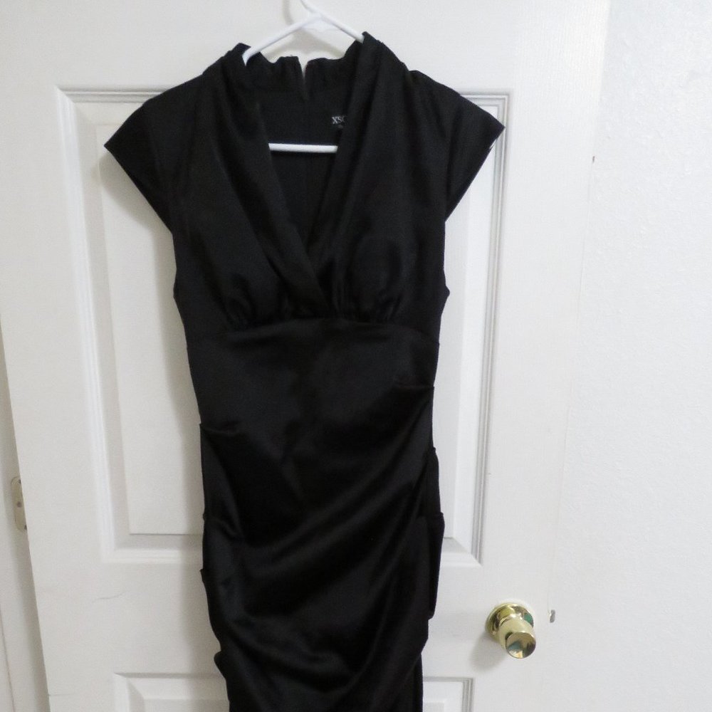 Xscape by Joanna Chen Black Ruched Cocktail dress